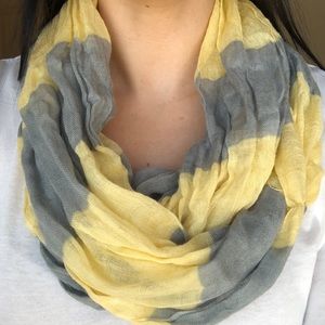 Gray and yellow scarf!